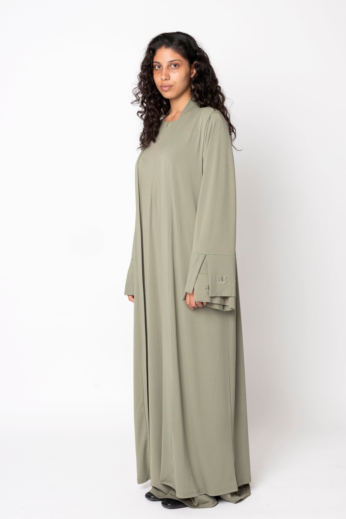 Open Abaya ’SAGE’ aemodeésty.com