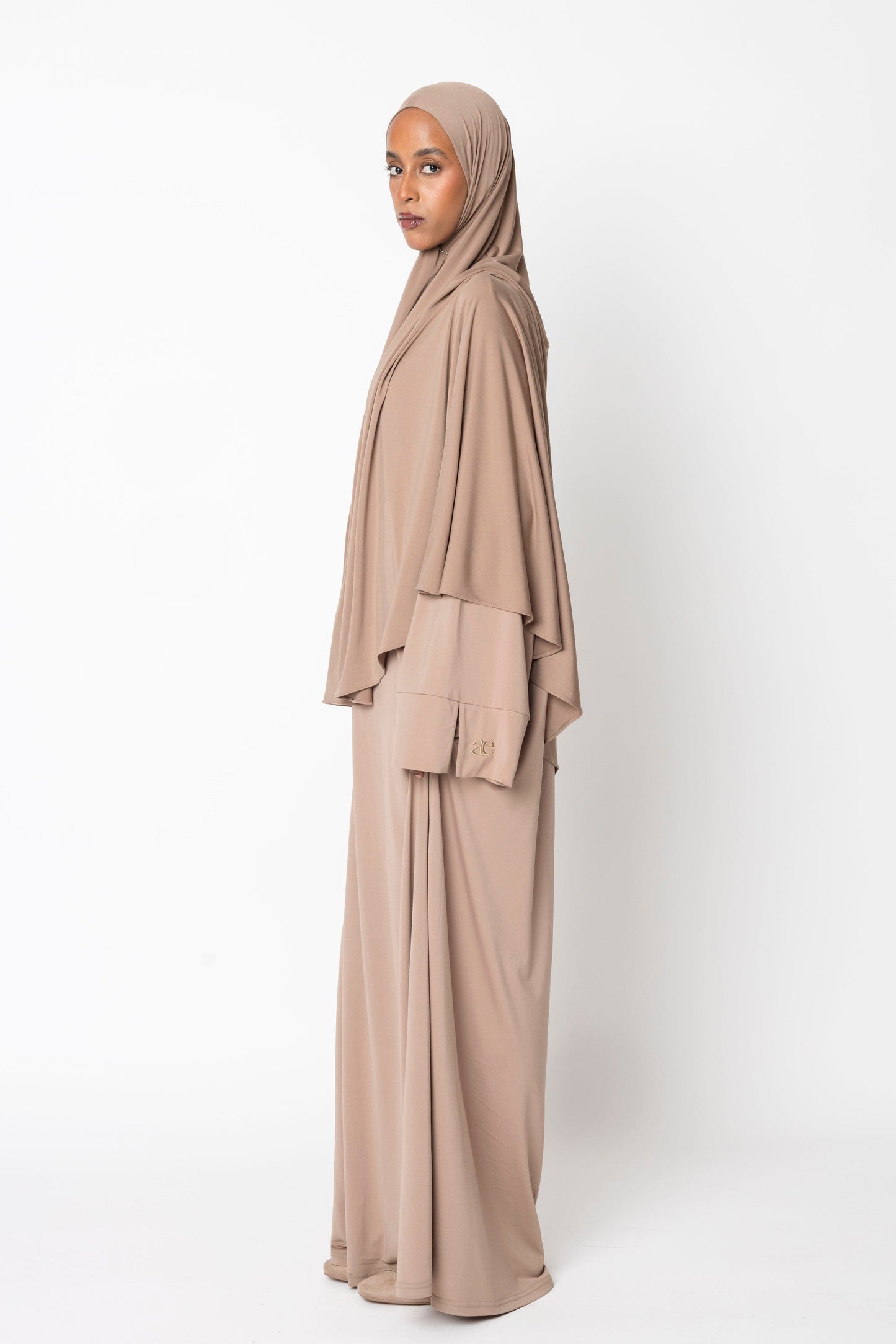KHIMAR ’MOCHA’ aemodeésty.com