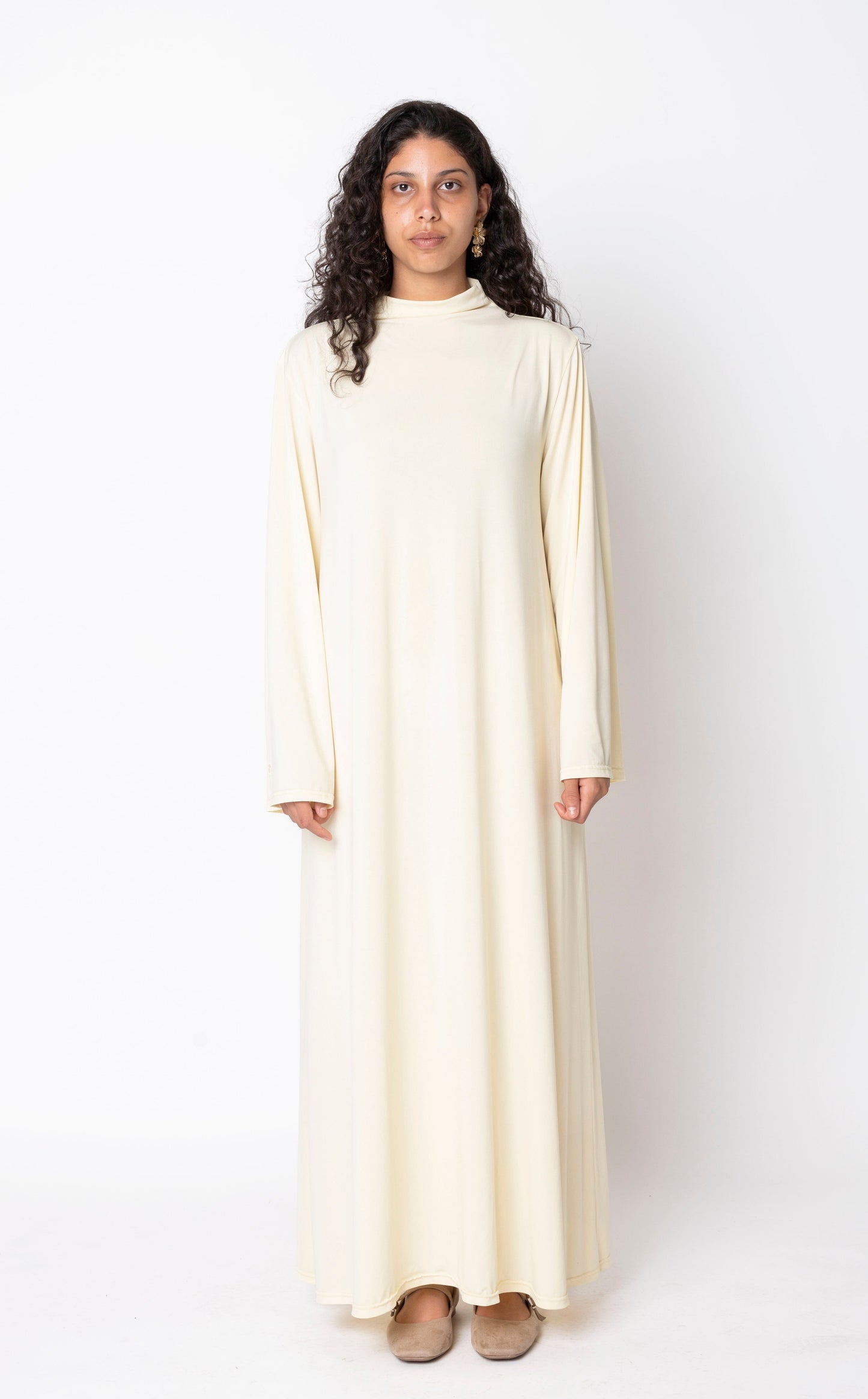 High neck dress aemodeésty.com