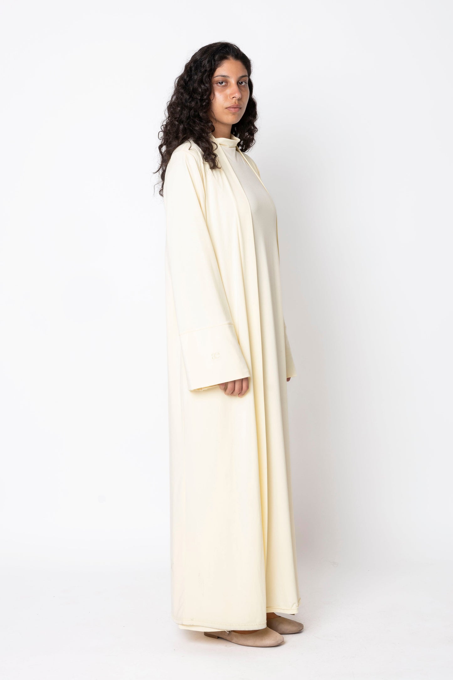 Open abaya ’LEMONADE’ aemodeésty.com