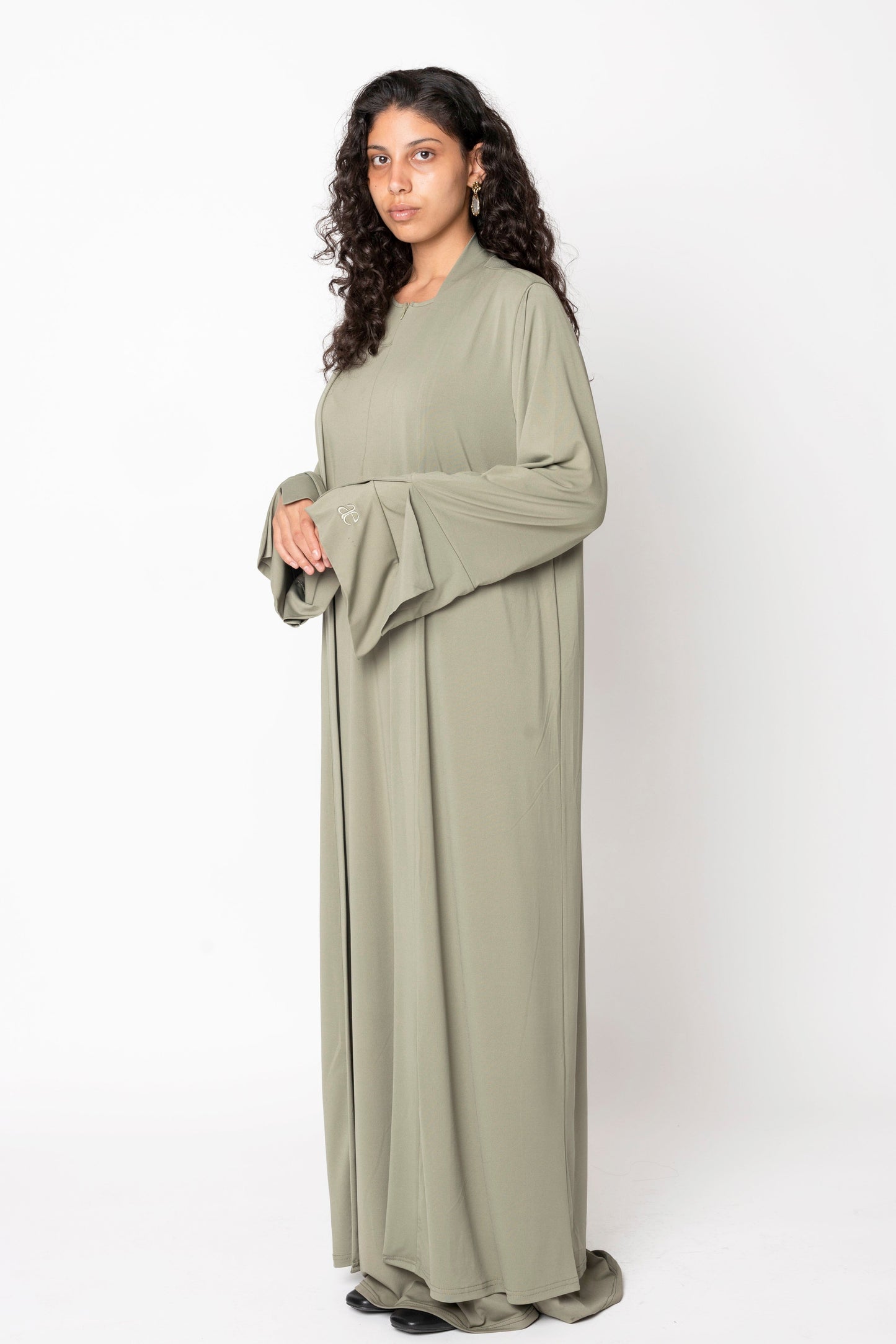 Open Abaya ’SAGE’ aemodeésty.com