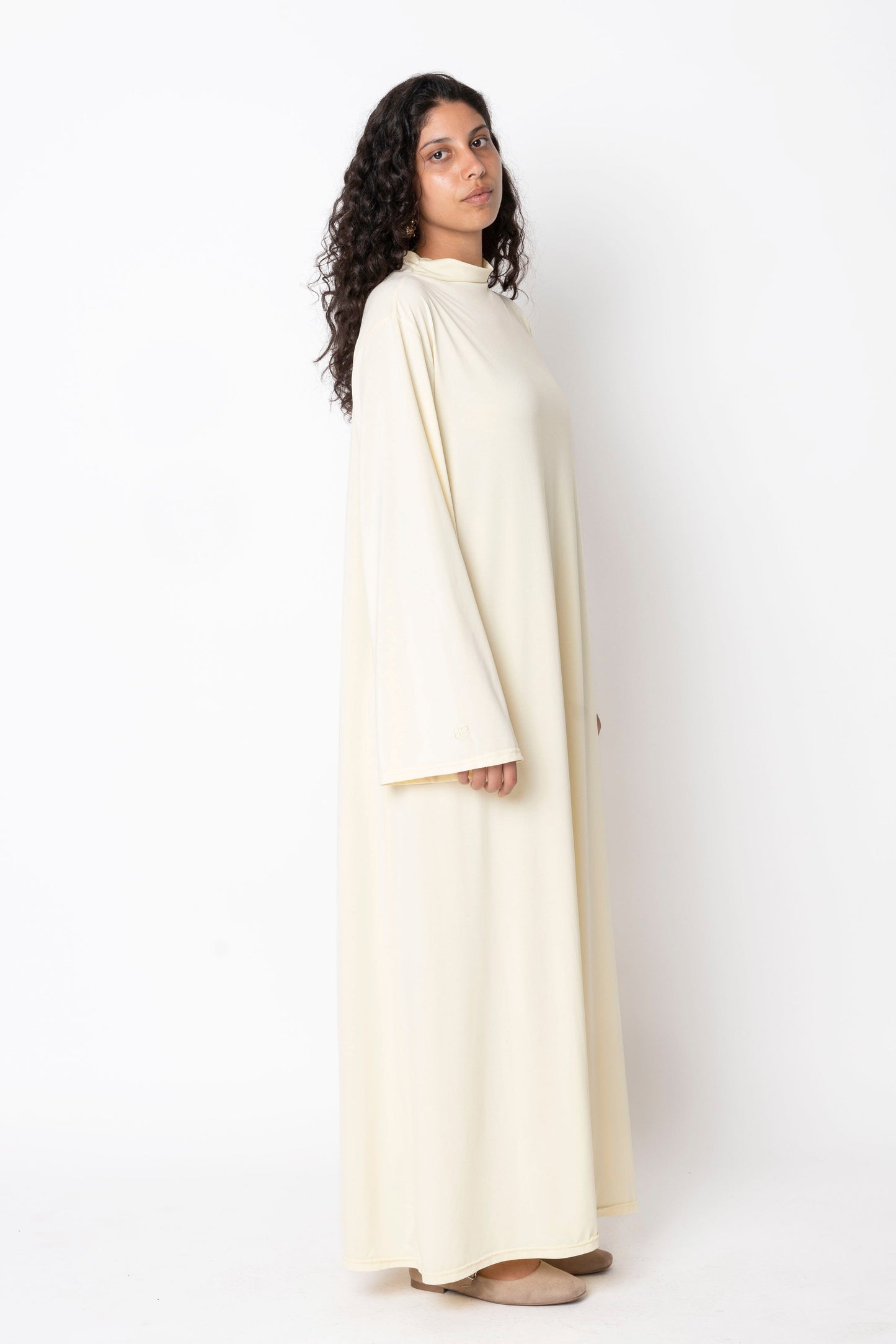 High neck dress aemodeésty.com