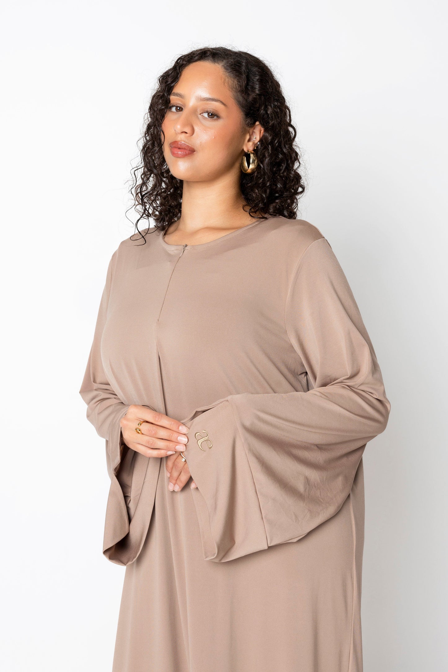 Abaya ‘MOCHA’ aemodeésty.com
