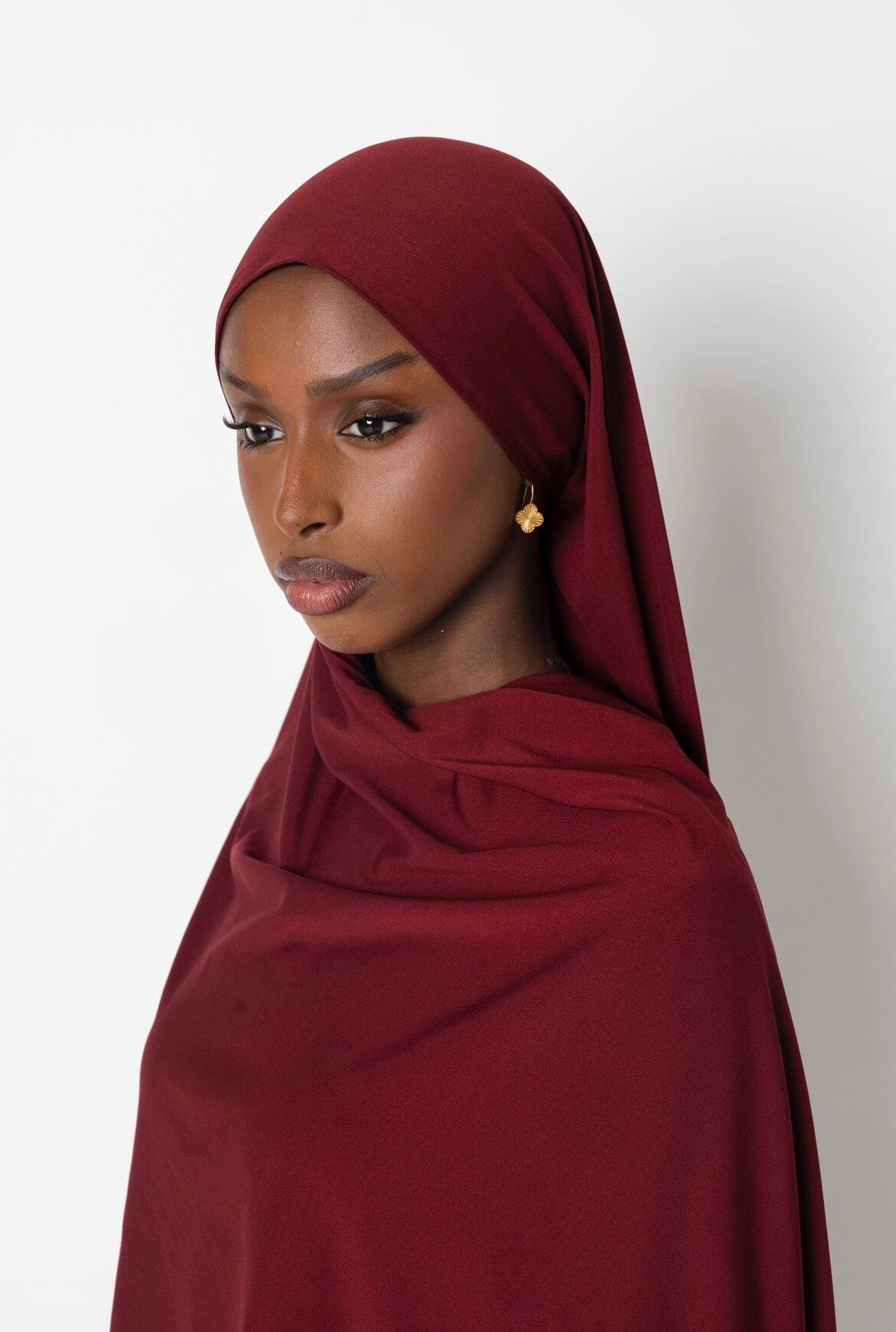 BURGUNDY aemodeésty.com
