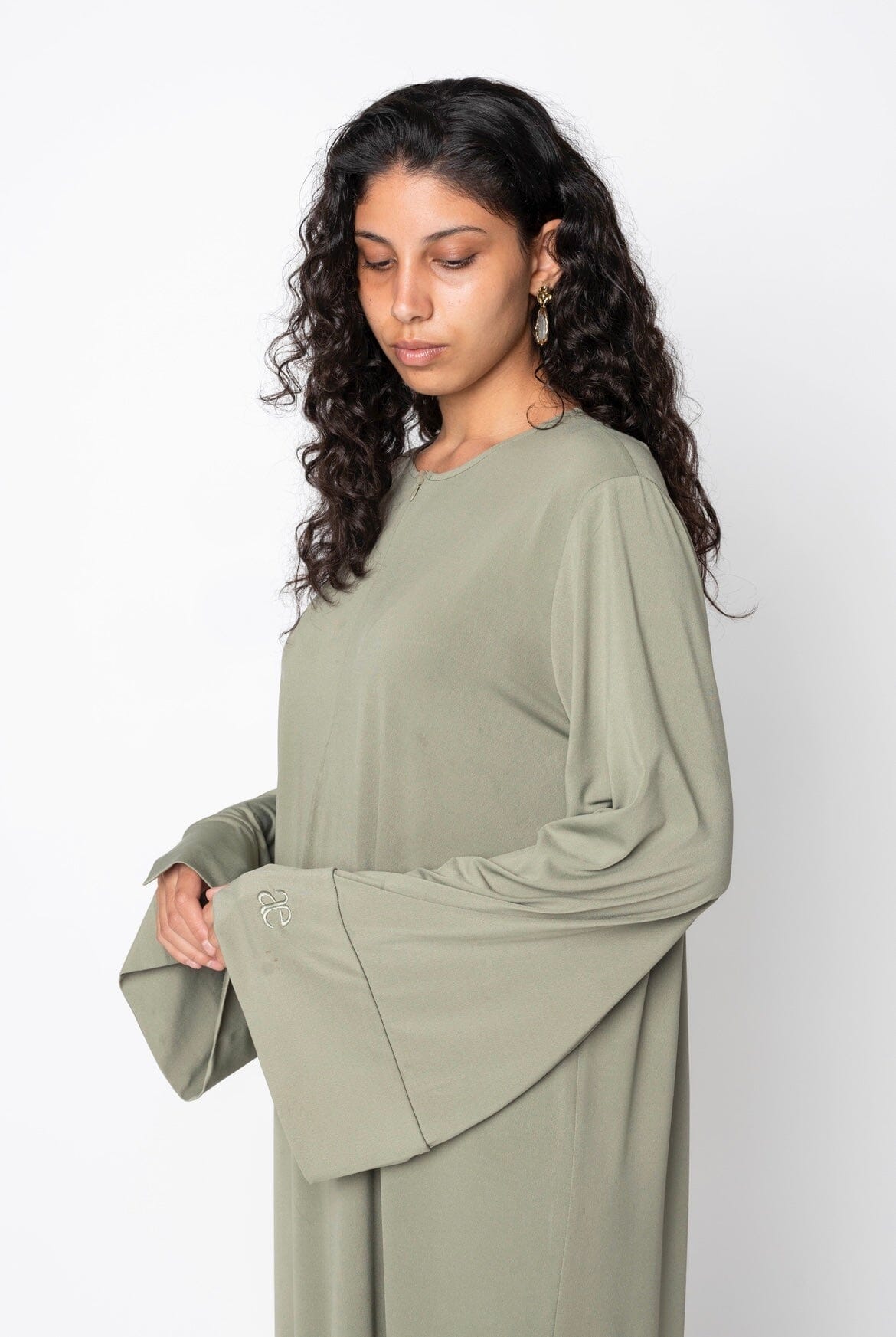 Abaya ’SAGE’ aemodeésty.com