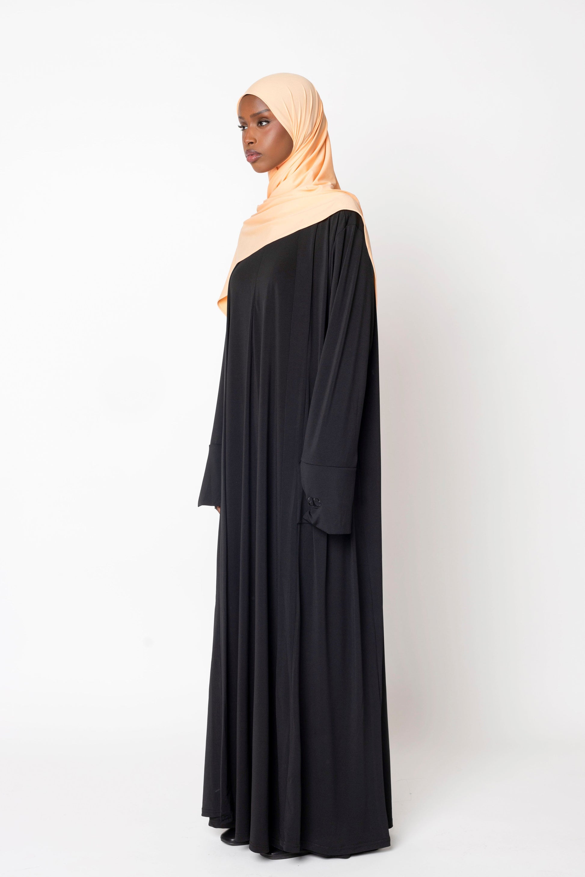 Open Abaya ’A-MUST’ aemodeésty.com 