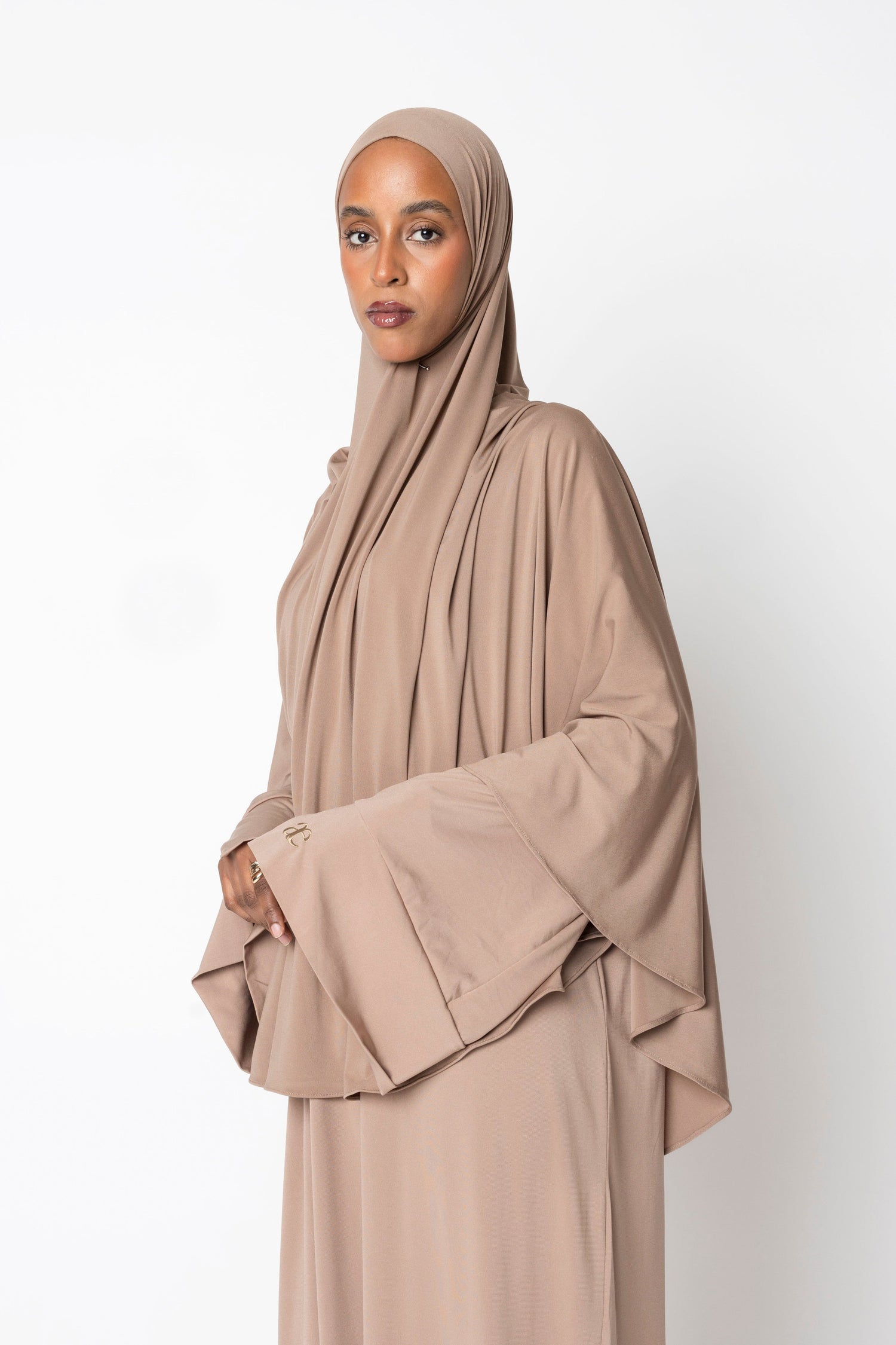 KHIMAR ’MOCHA’ aemodeésty.com 