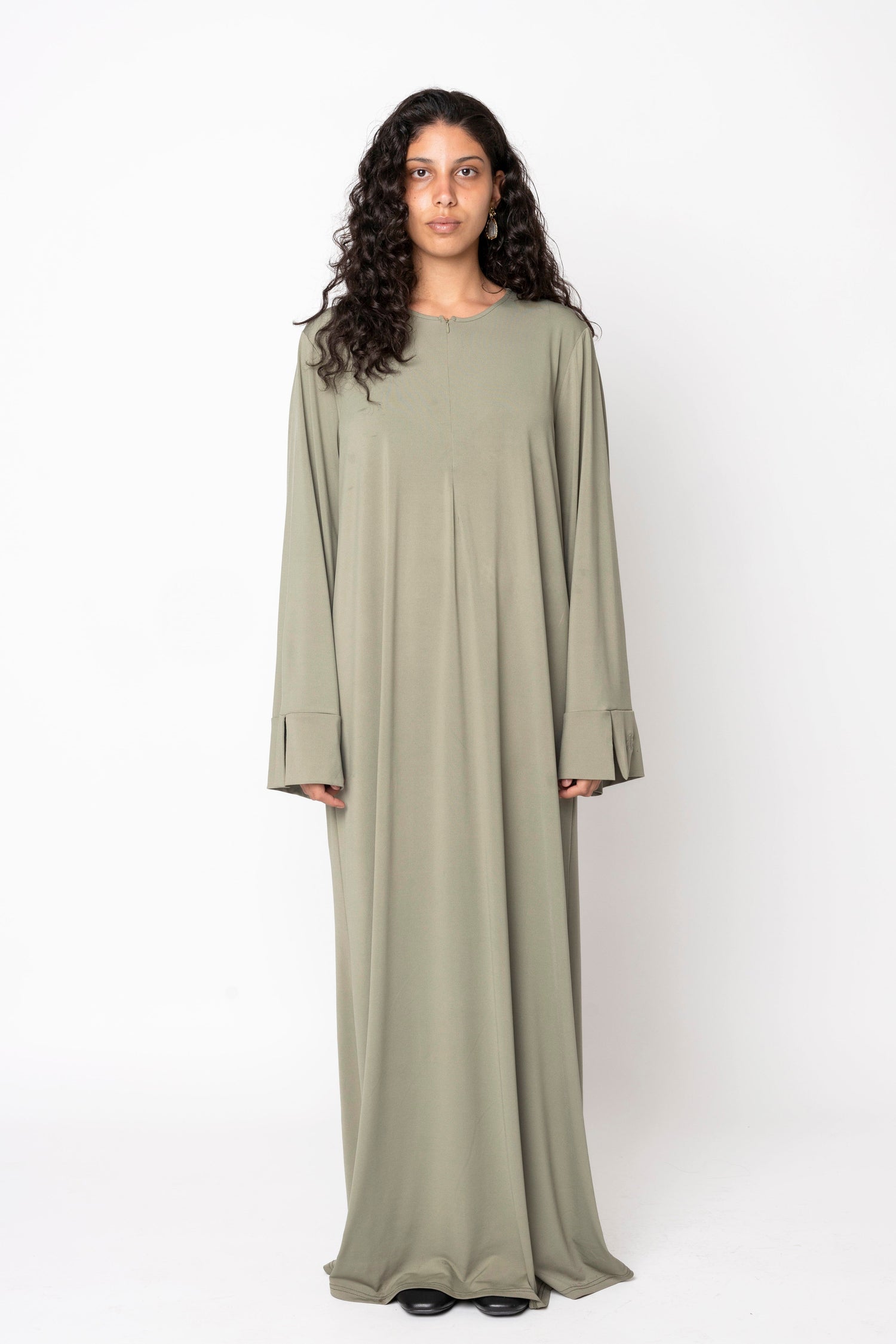 Abaya ’SAGE’ aemodeésty.com 