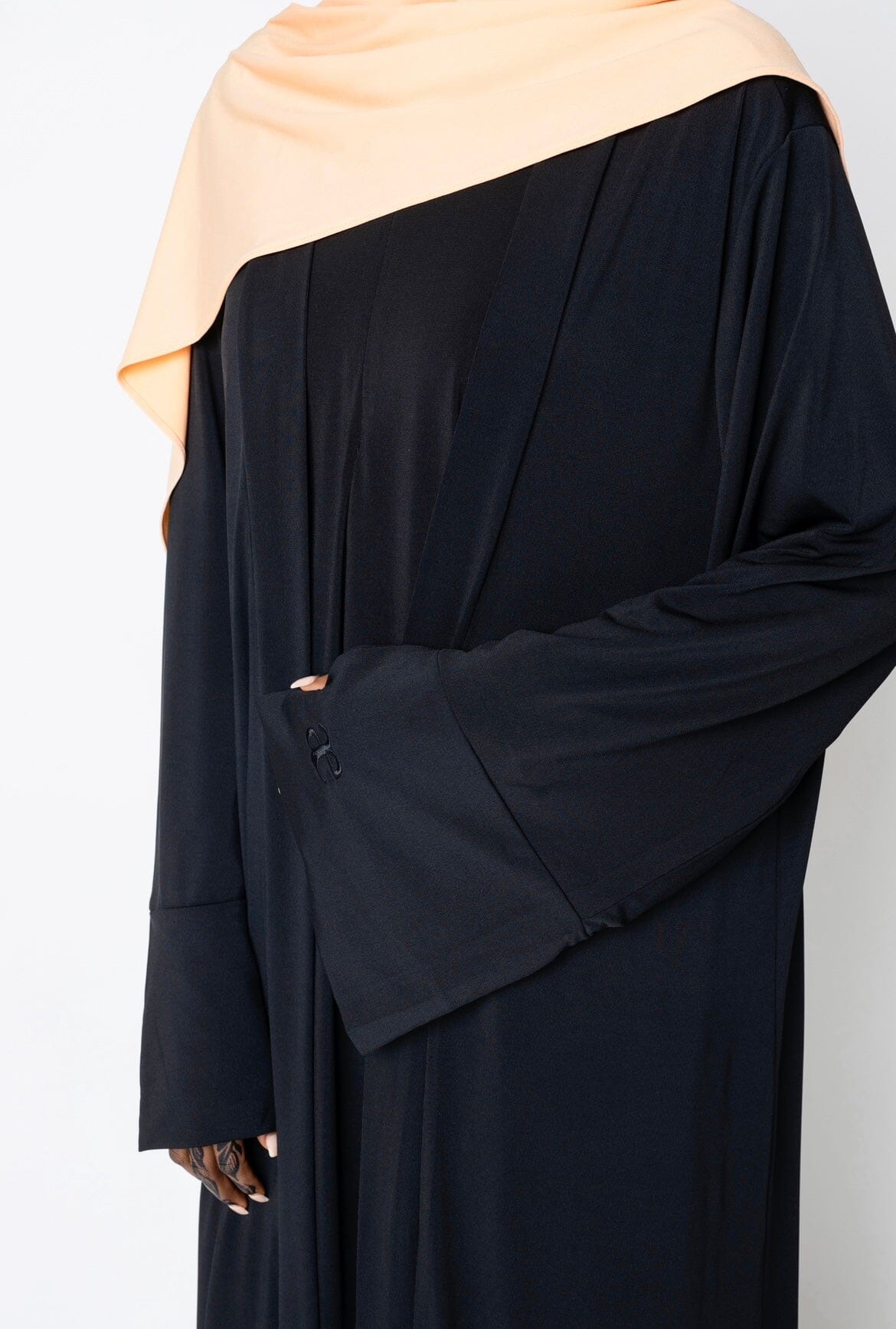 Open Abaya ’A-MUST’ aemodeésty.com 